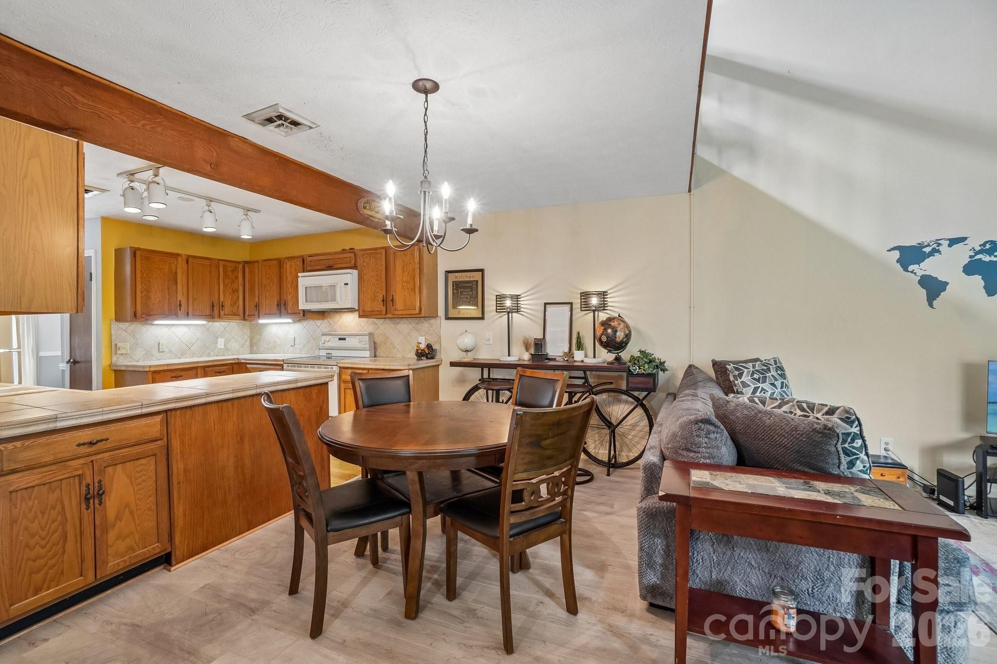210 Juniper Lane Property Photo 11