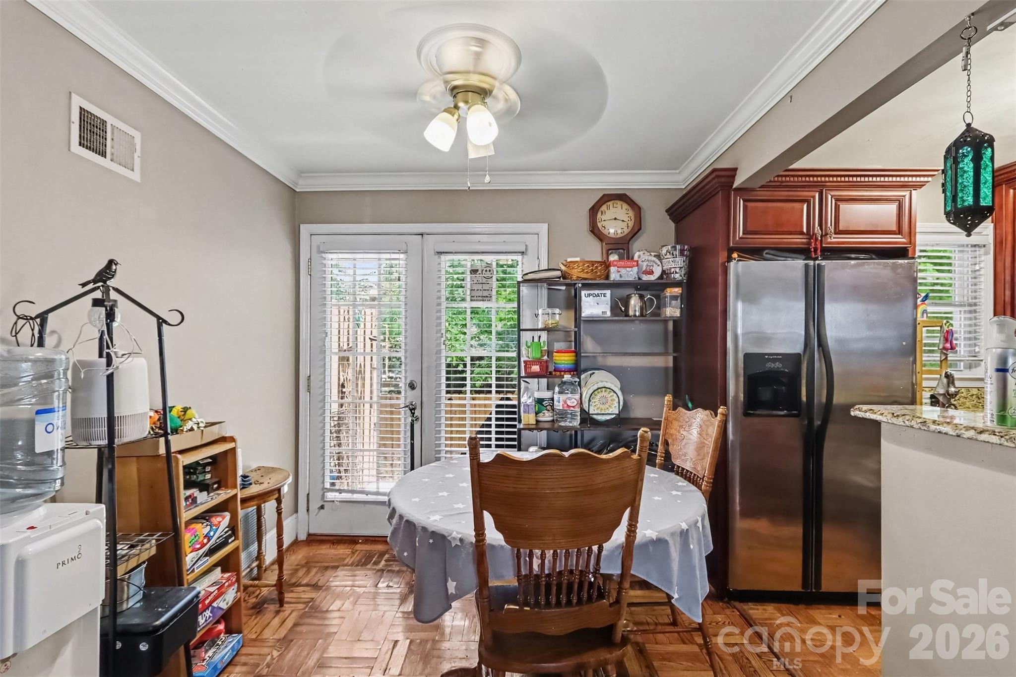 718 W Franklin Street Property Photo 2