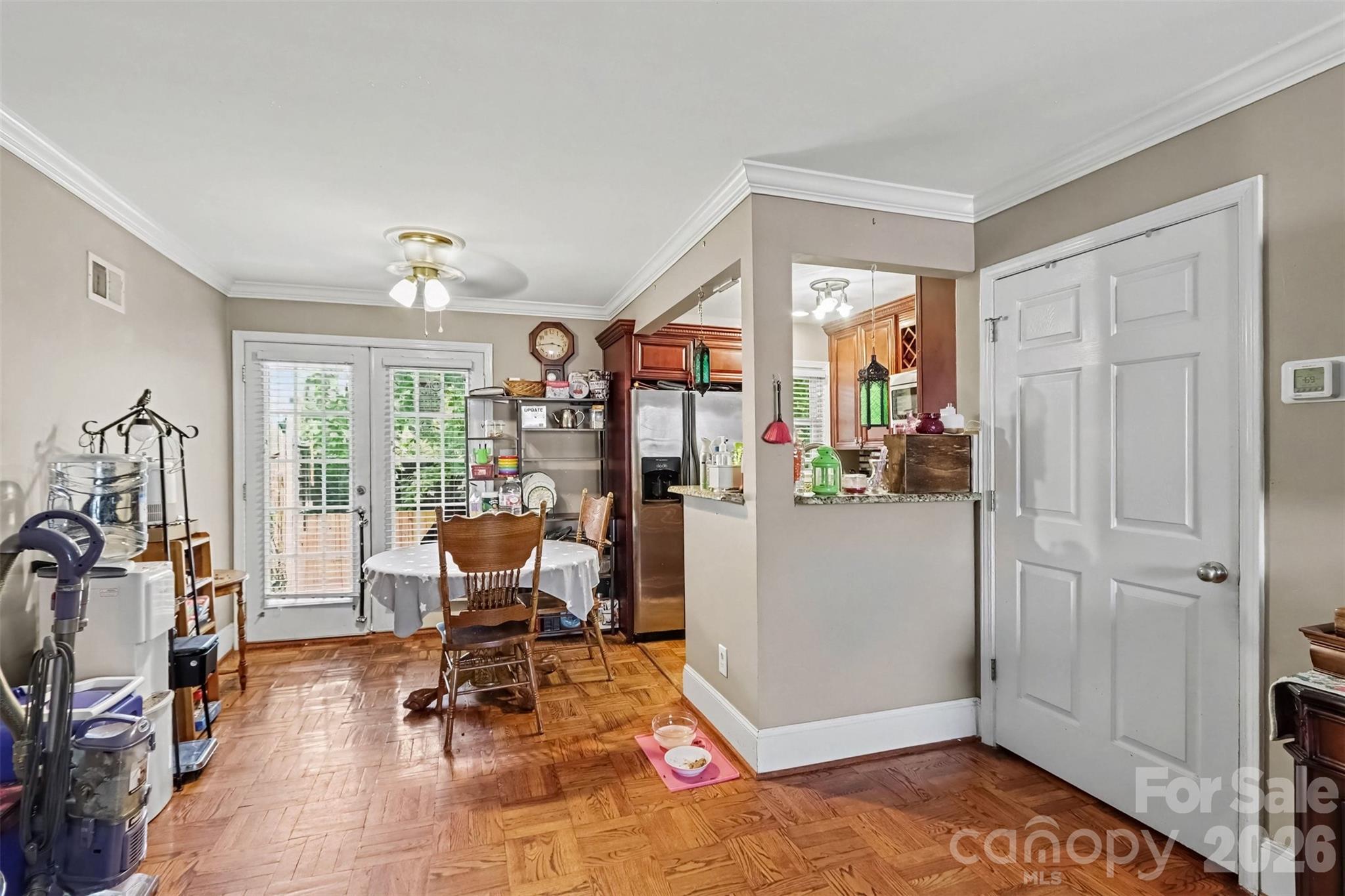 718 W Franklin Street Property Photo 11
