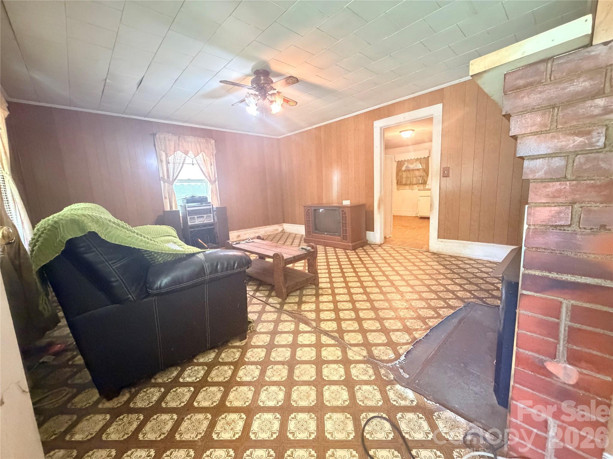 206 Railroad Street Property Photo 10