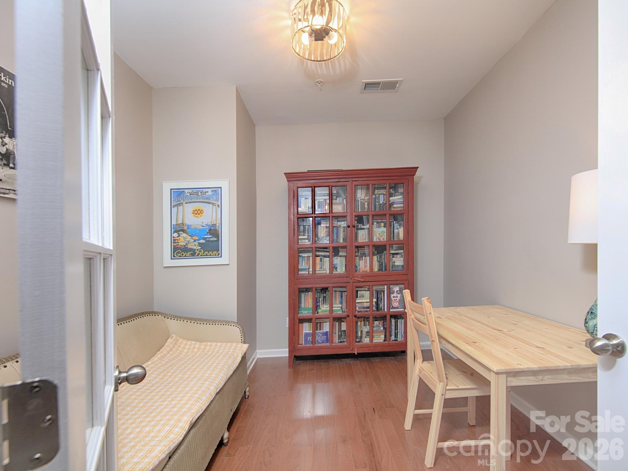 115 Dellbrook Street D Property Photo 8