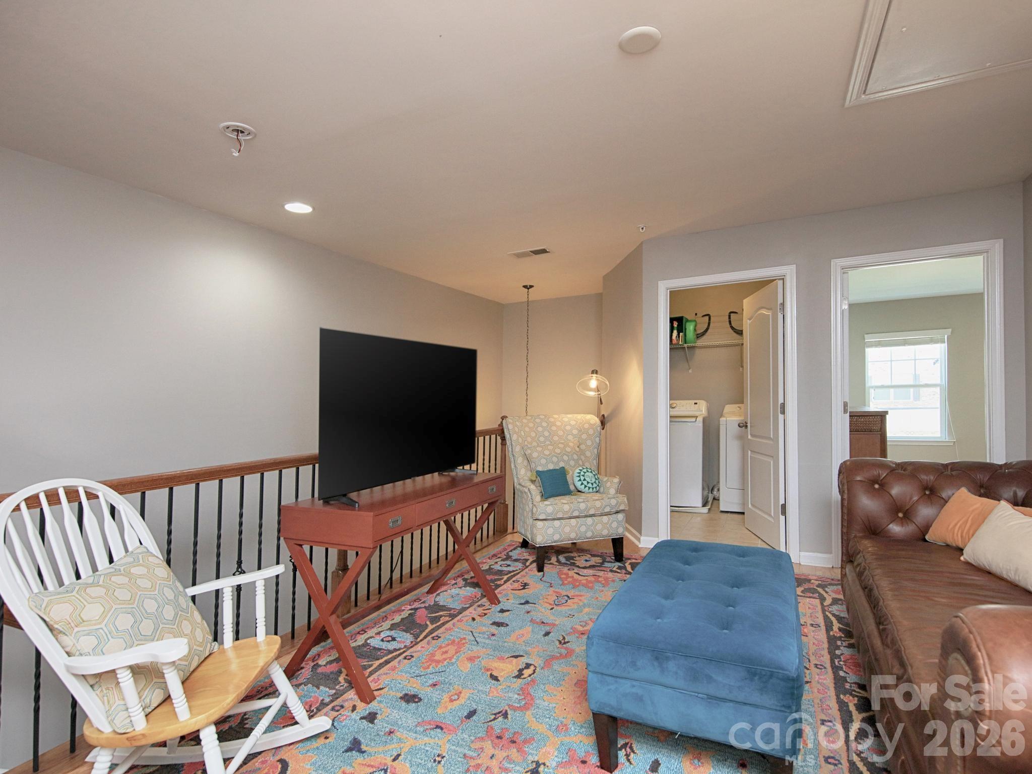 115 Dellbrook Street D Property Photo 22