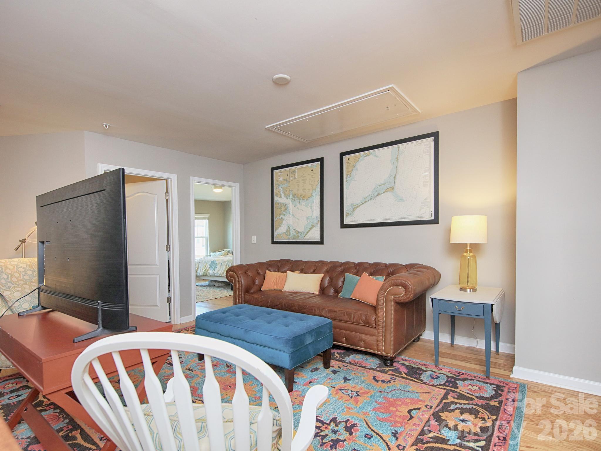 115 Dellbrook Street D Property Photo 23