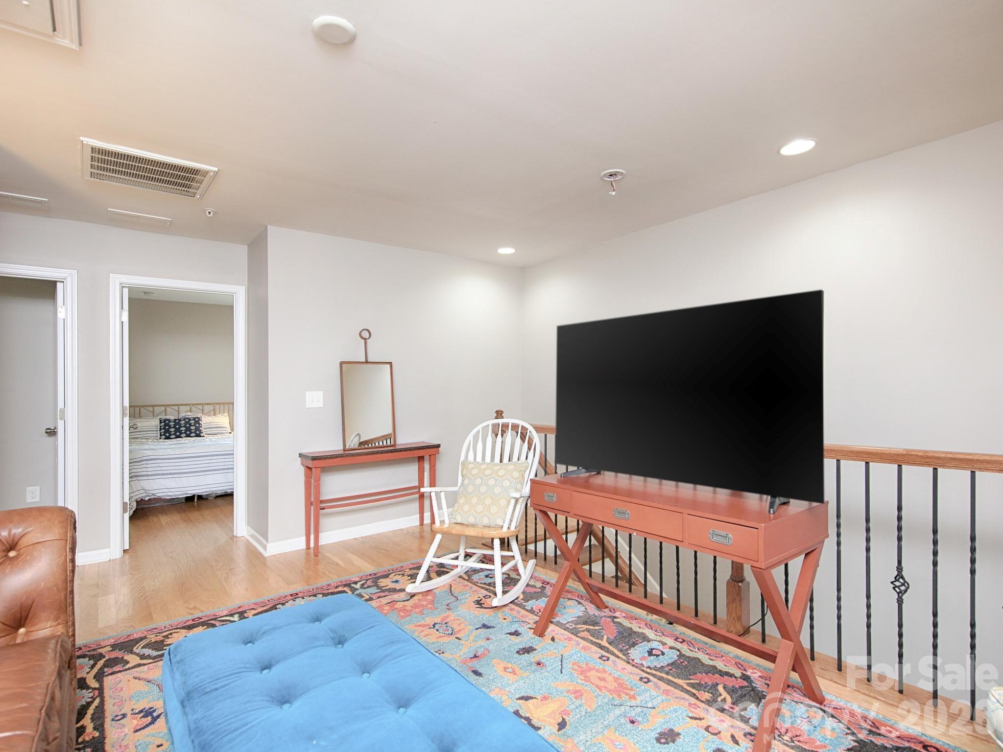 115 Dellbrook Street D Property Photo 24