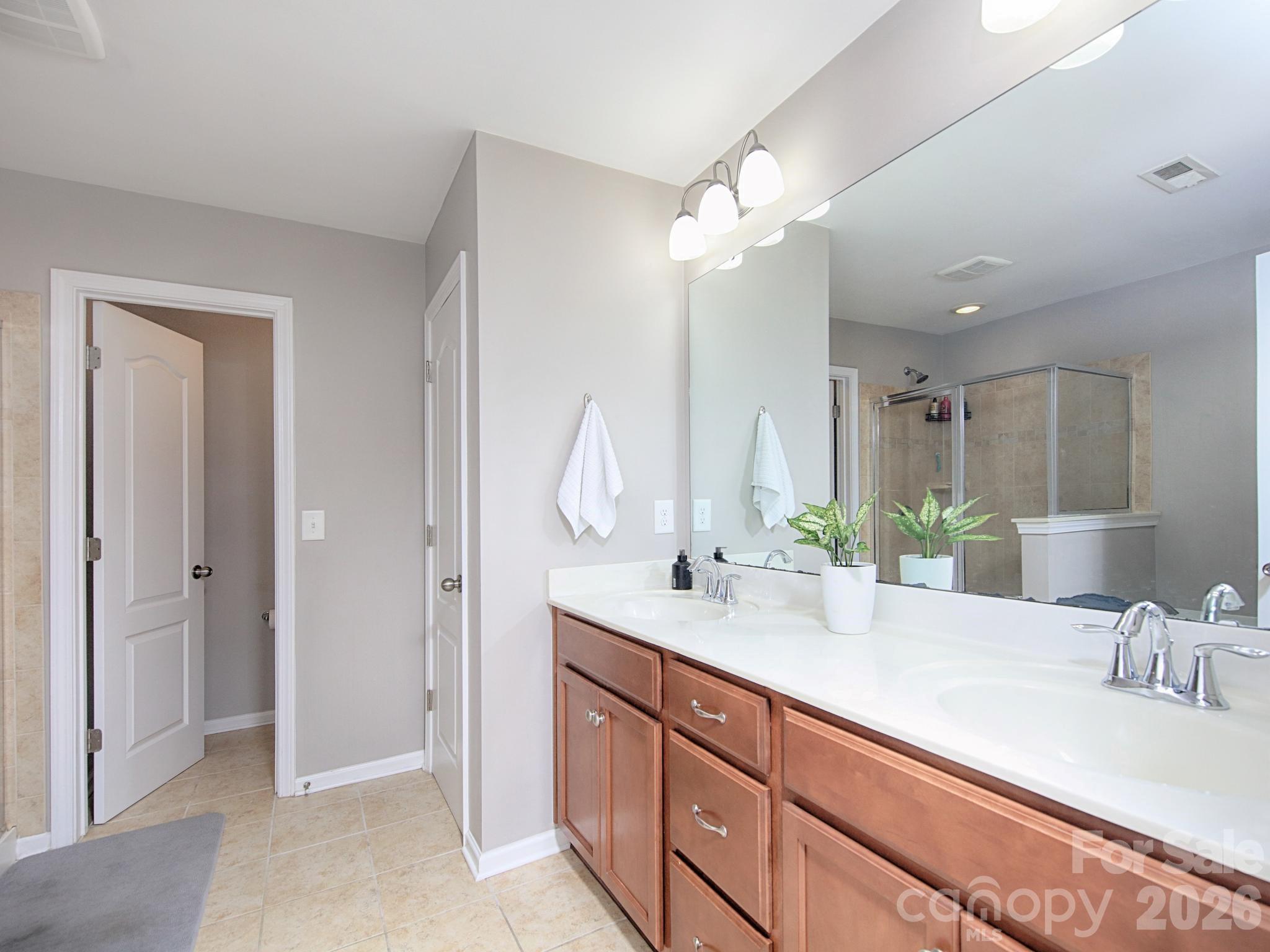 115 Dellbrook Street D Property Photo 29