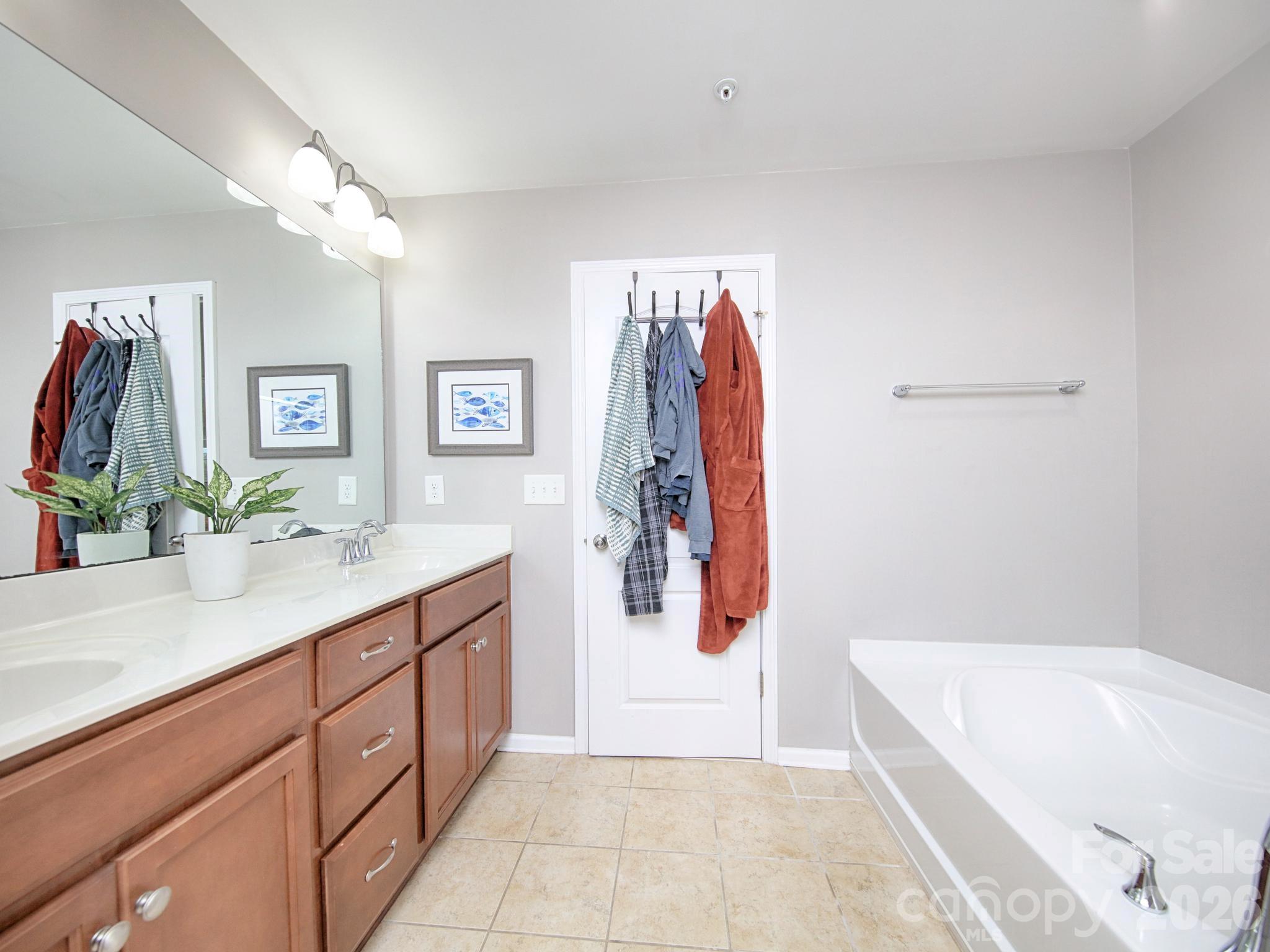 115 Dellbrook Street D Property Photo 31