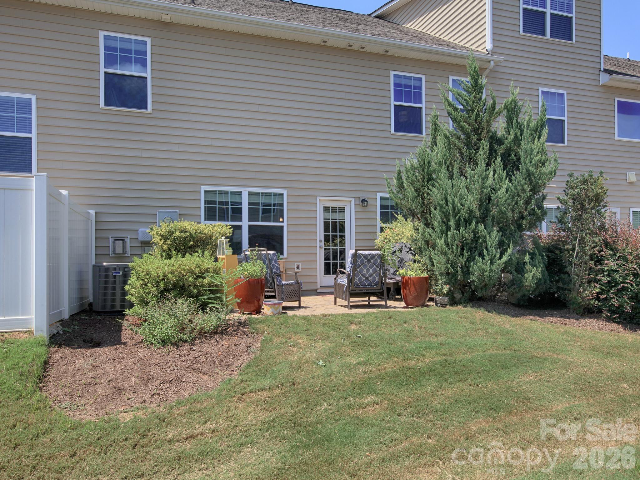 115 Dellbrook Street D Property Photo 43