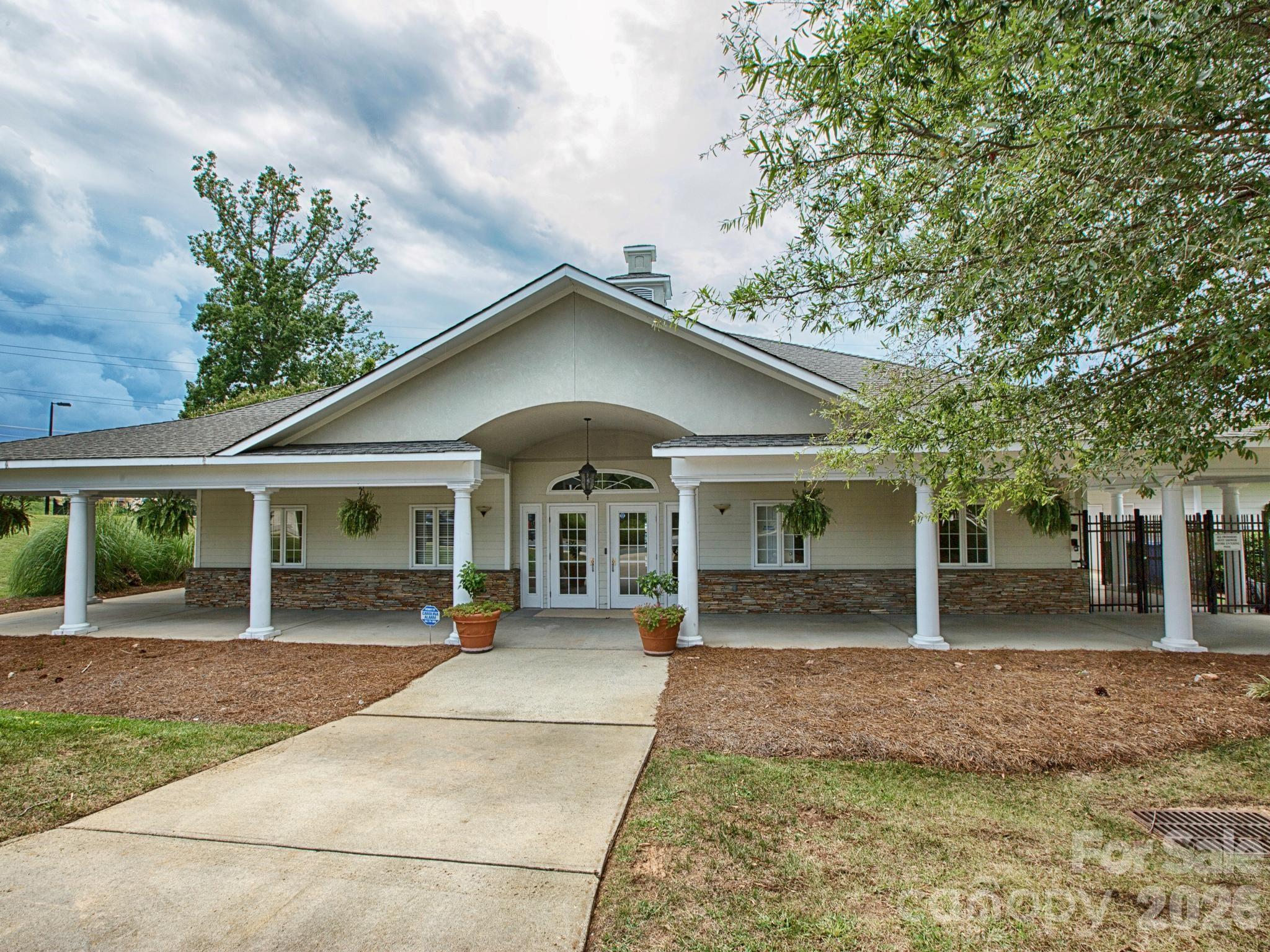115 Dellbrook Street D Property Photo 45