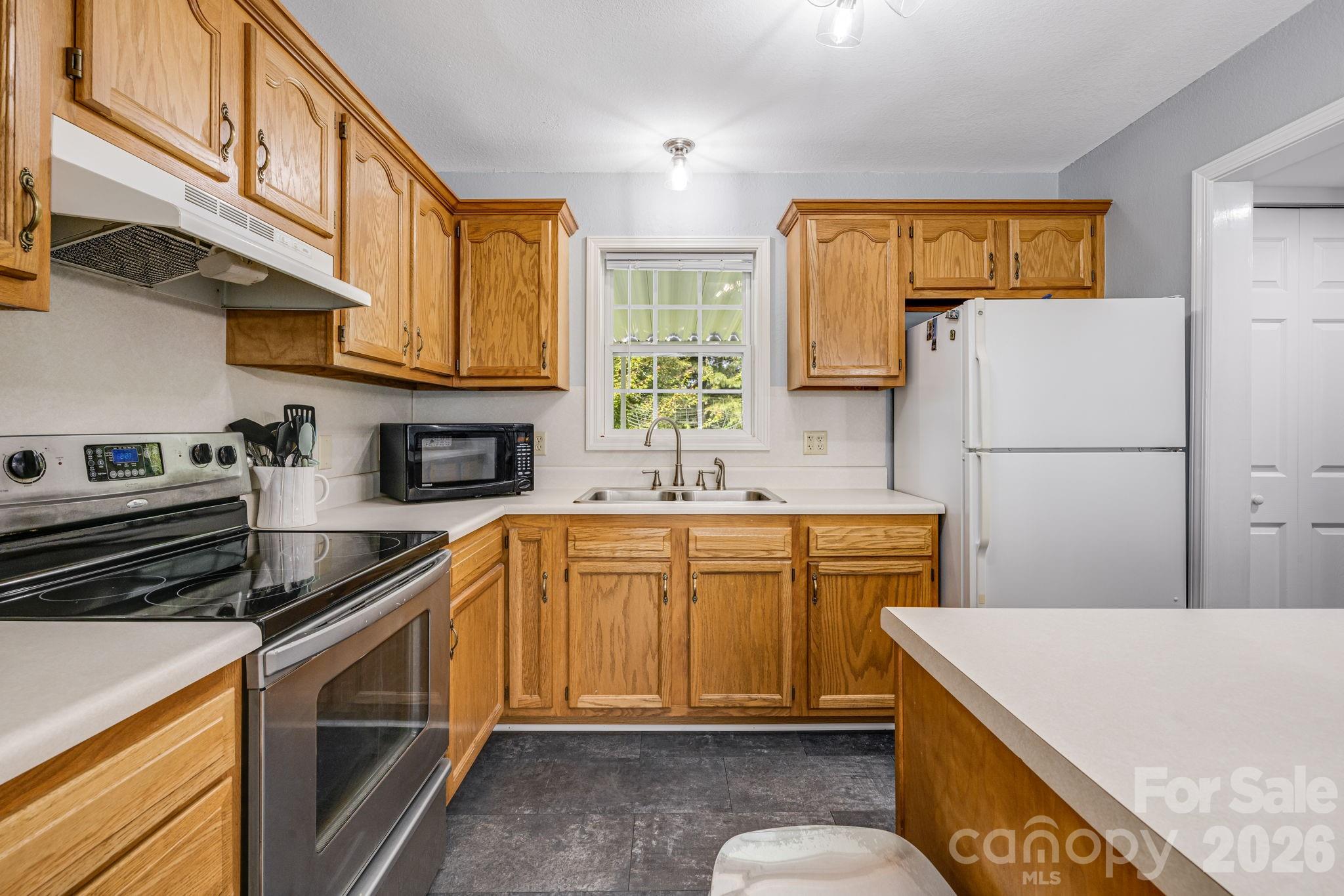 303 Hunter Street Property Photo 5