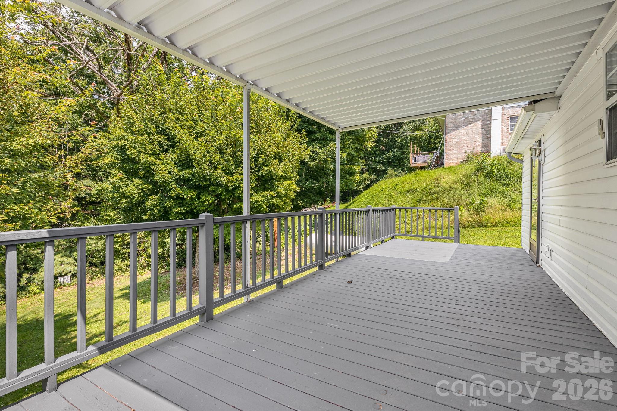 303 Hunter Street Property Photo 22