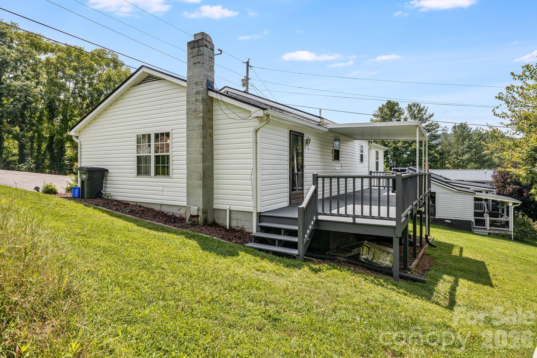 303 Hunter Street Property Photo 23