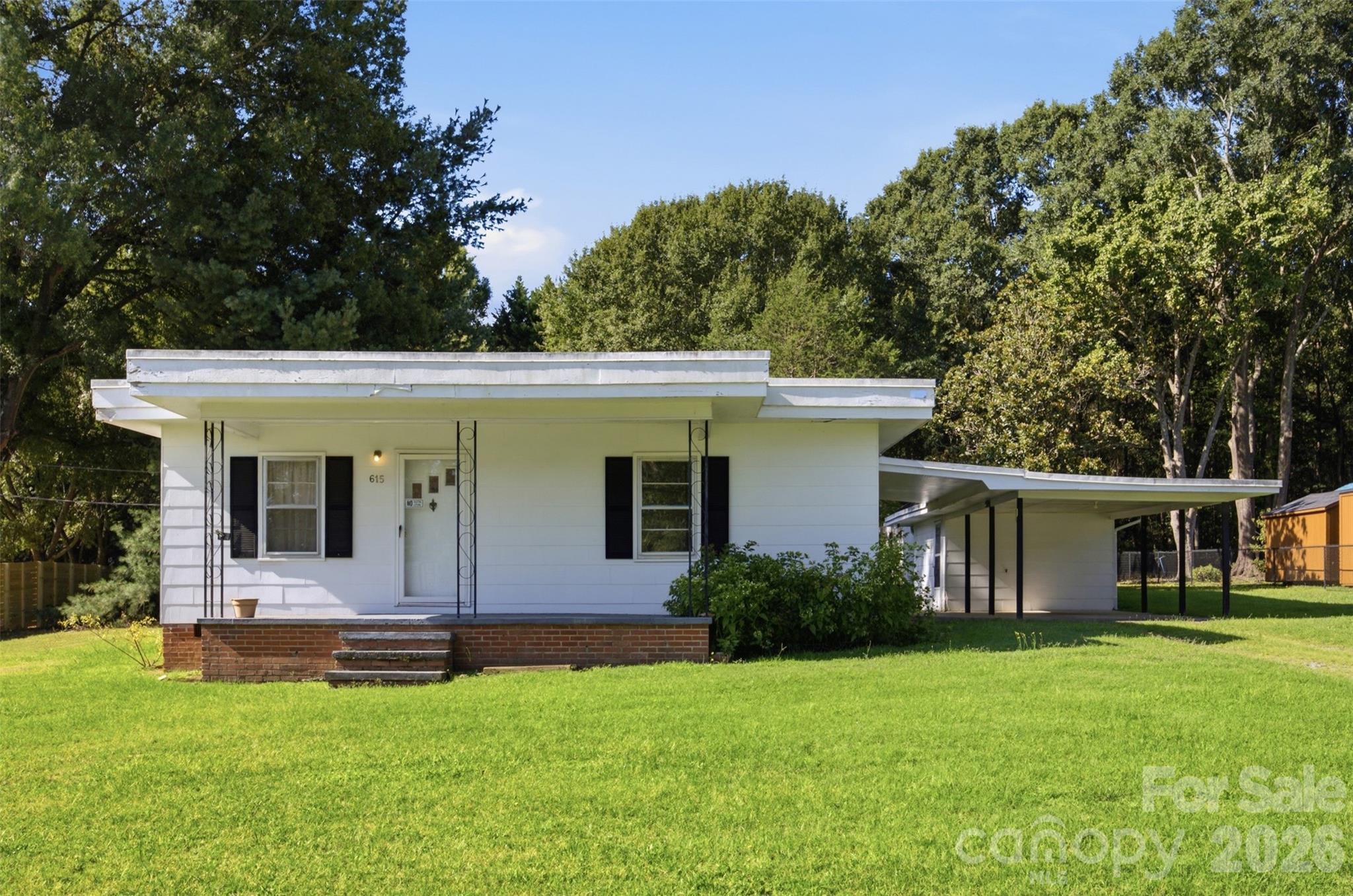 615 Westway Drive Property Photo 1