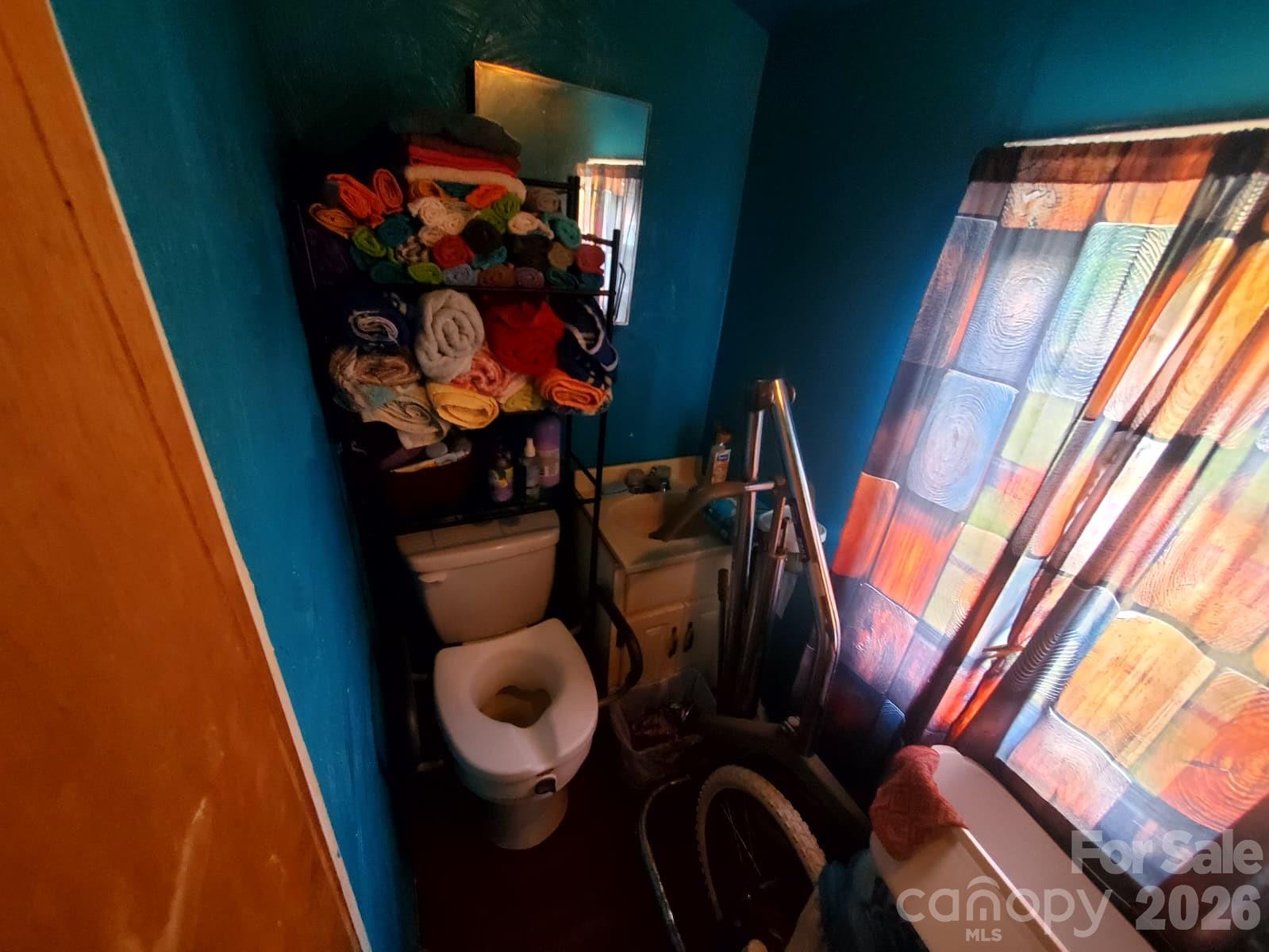 416 Henry Street Property Photo 10