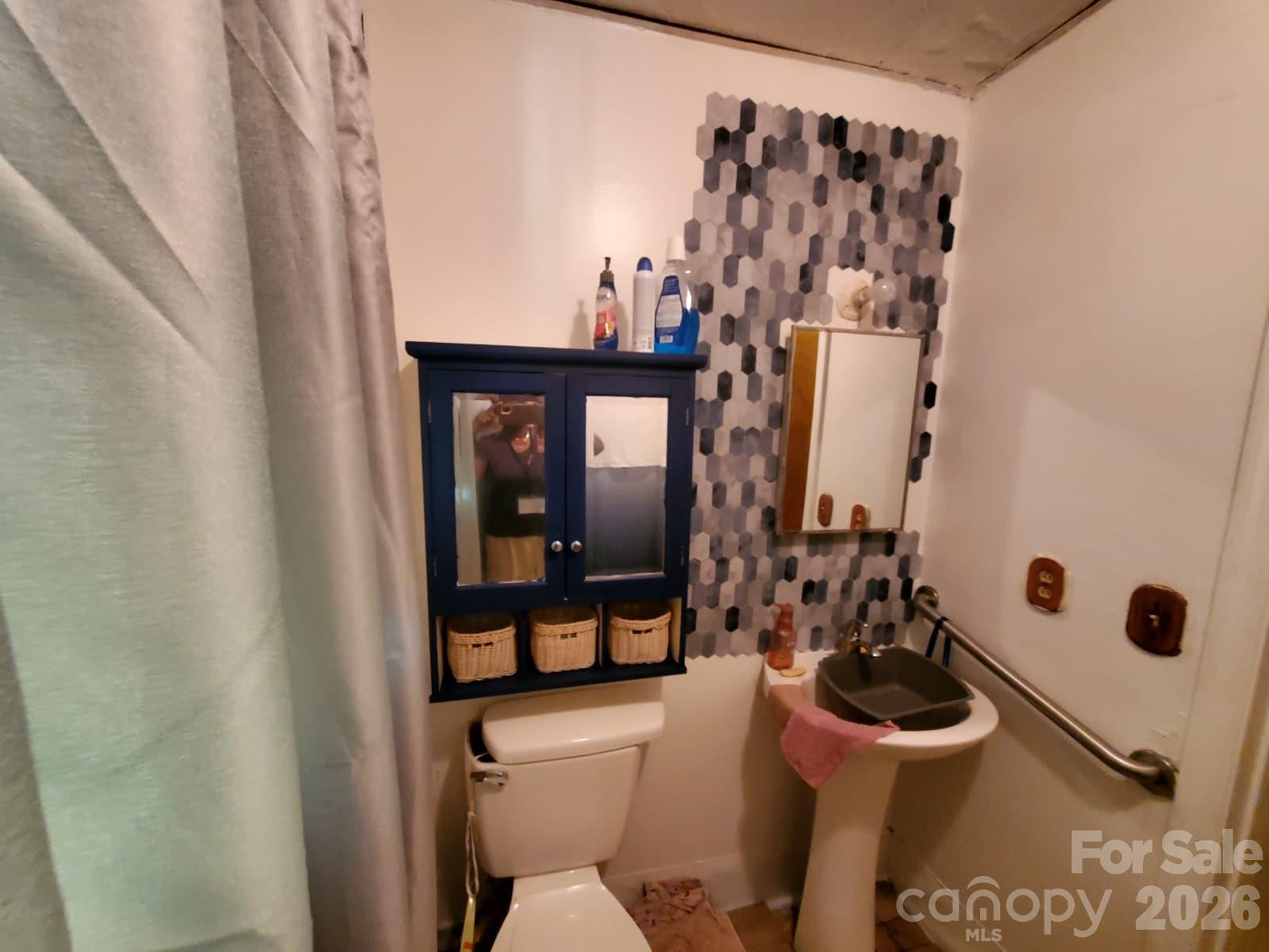 416 Henry Street Property Photo 23