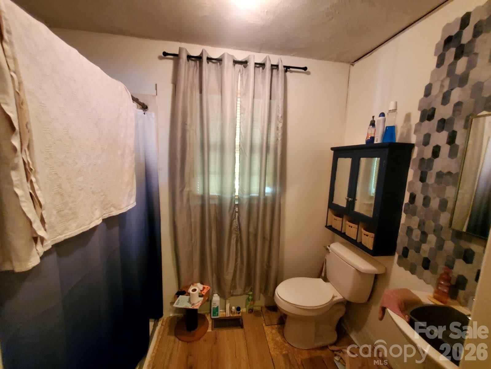 416 Henry Street Property Photo 24
