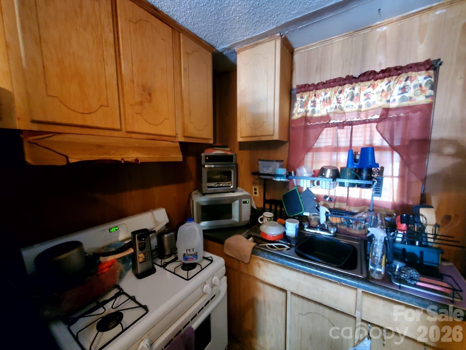 416 Henry Street Property Photo 33