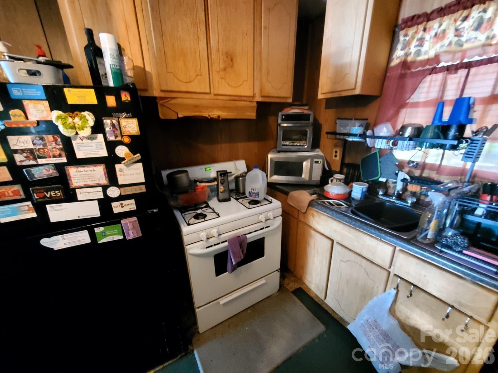 416 Henry Street Property Photo 34