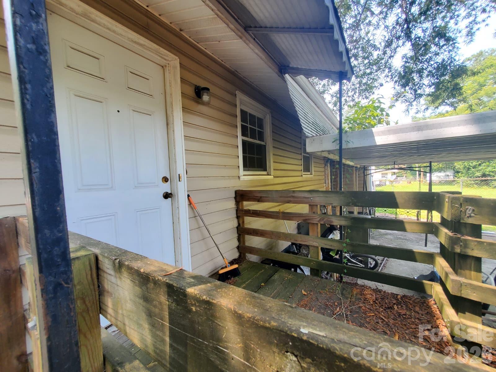 416 Henry Street Property Photo 39