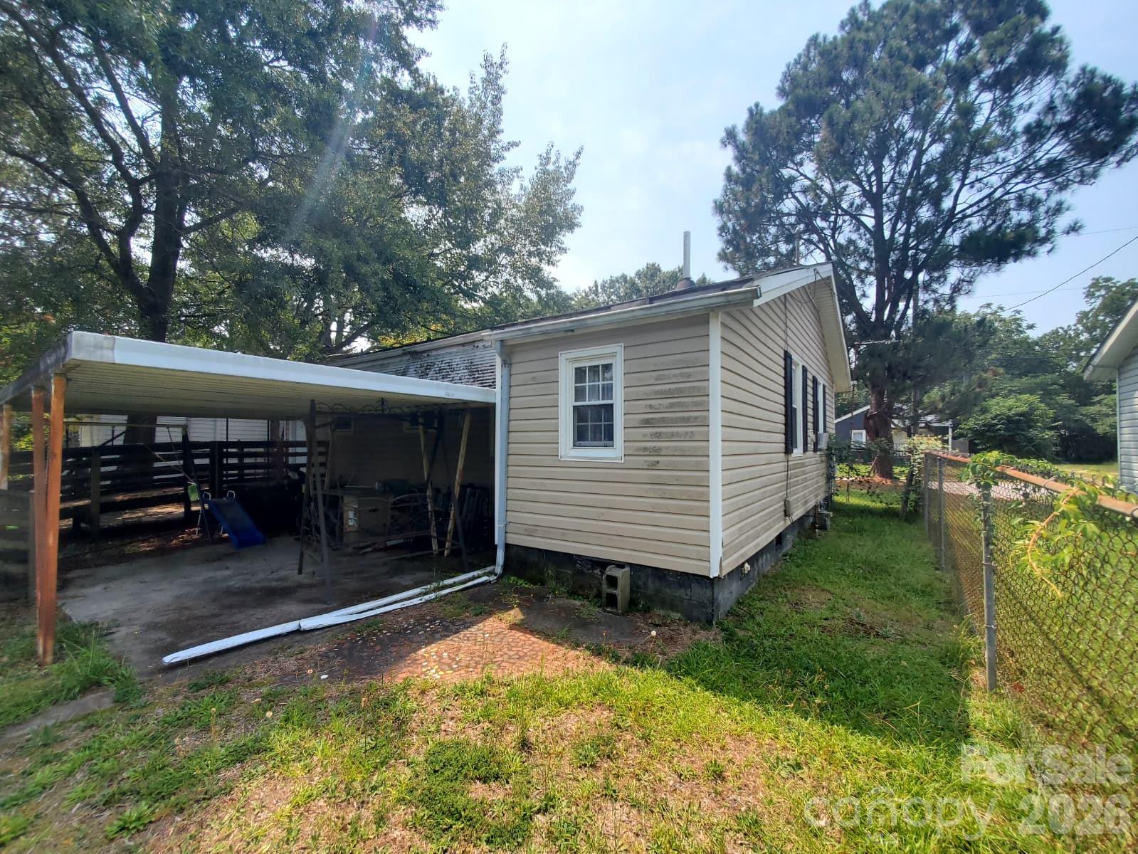 416 Henry Street Property Photo 44