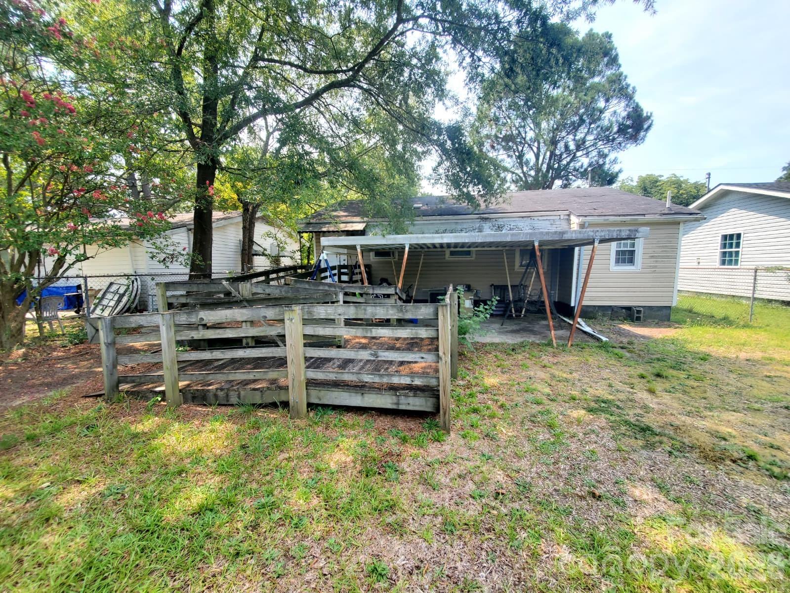 416 Henry Street Property Photo 45