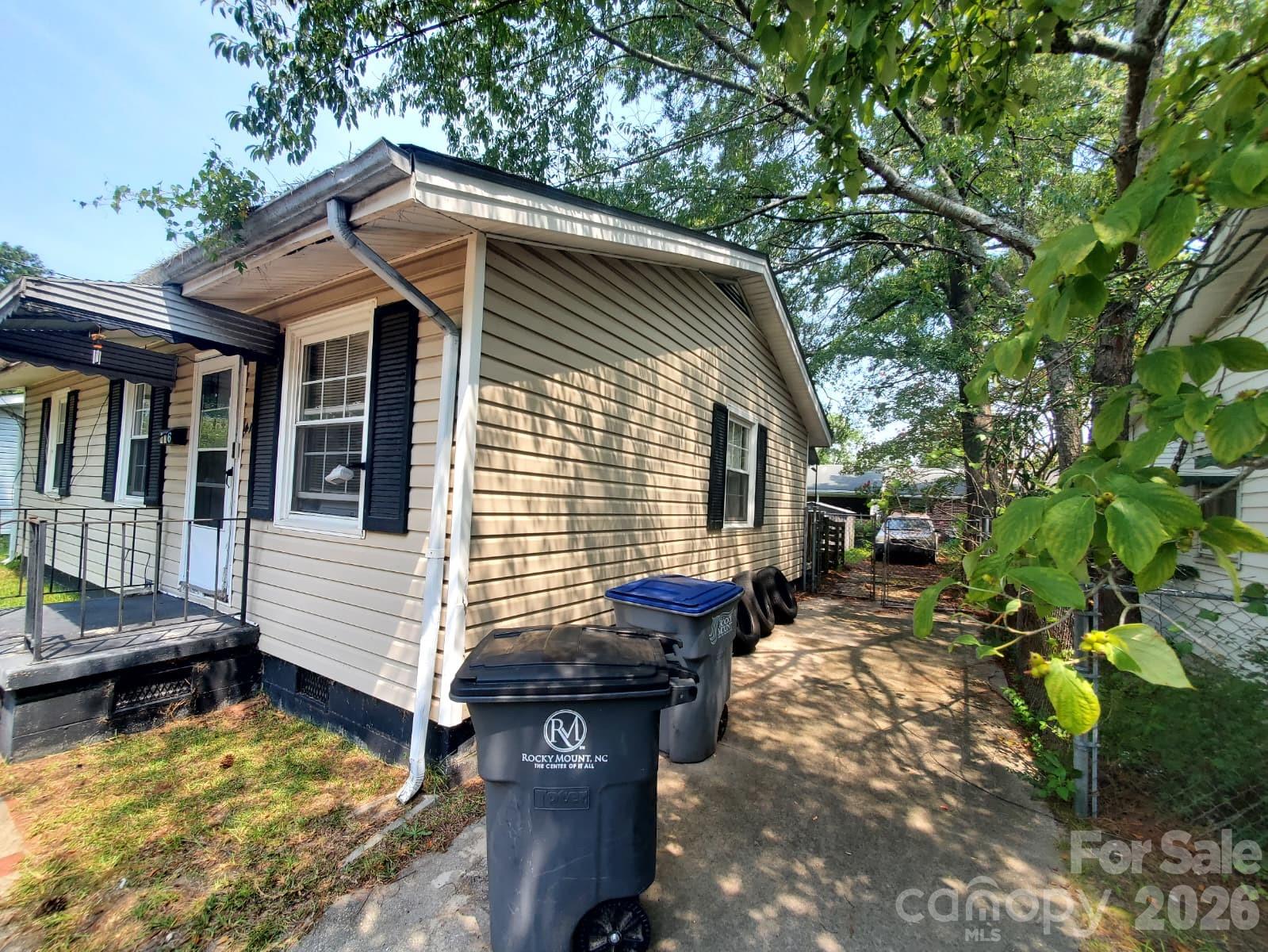 416 Henry Street Property Photo 48