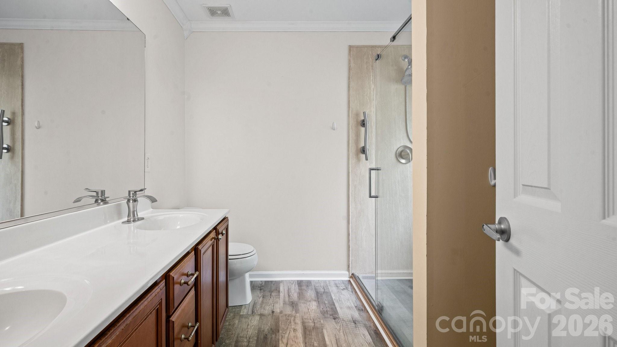2429 Oakdale Creek Lane Property Photo 23