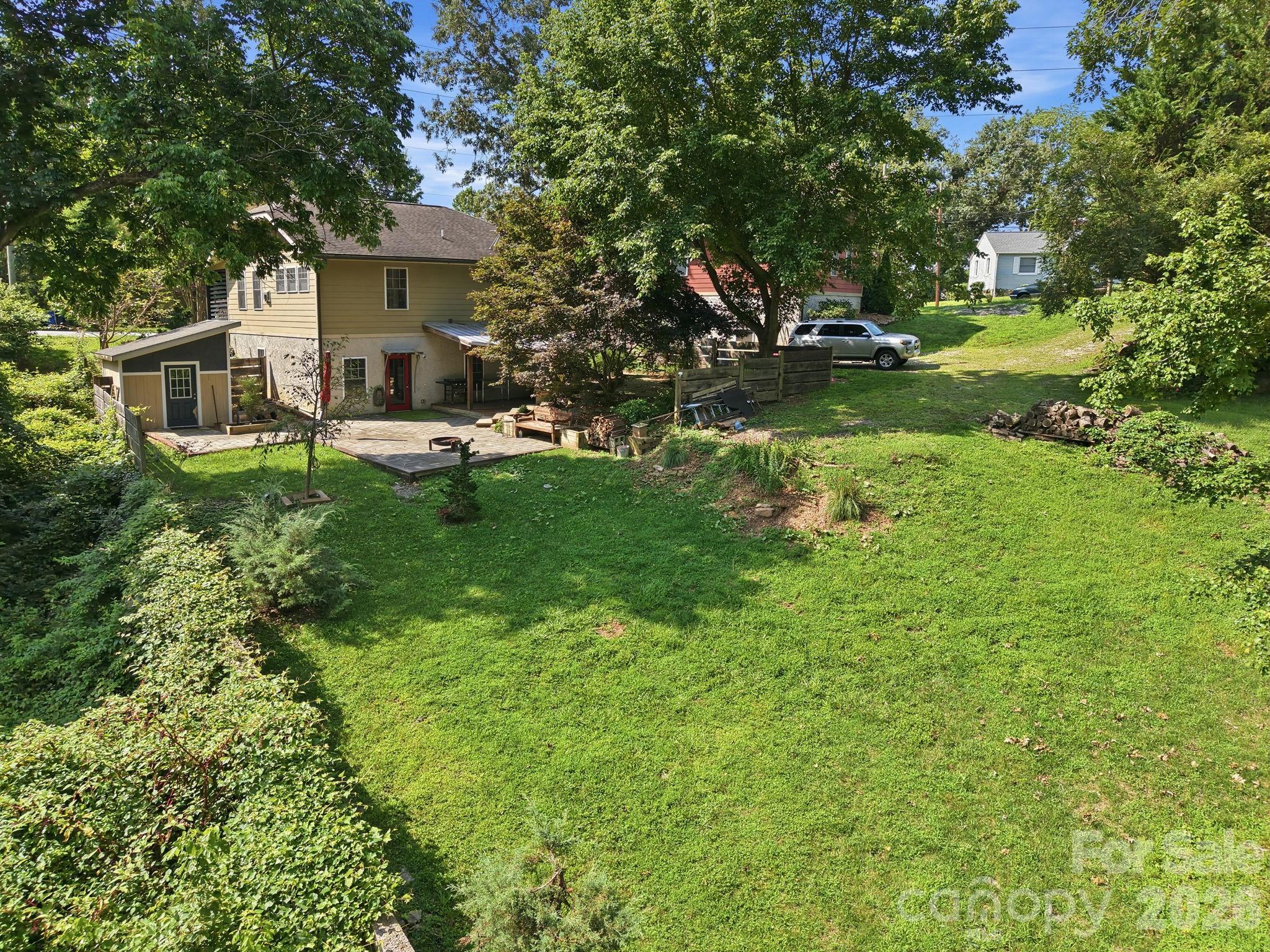 146 Courtland Avenue Property Photo 7