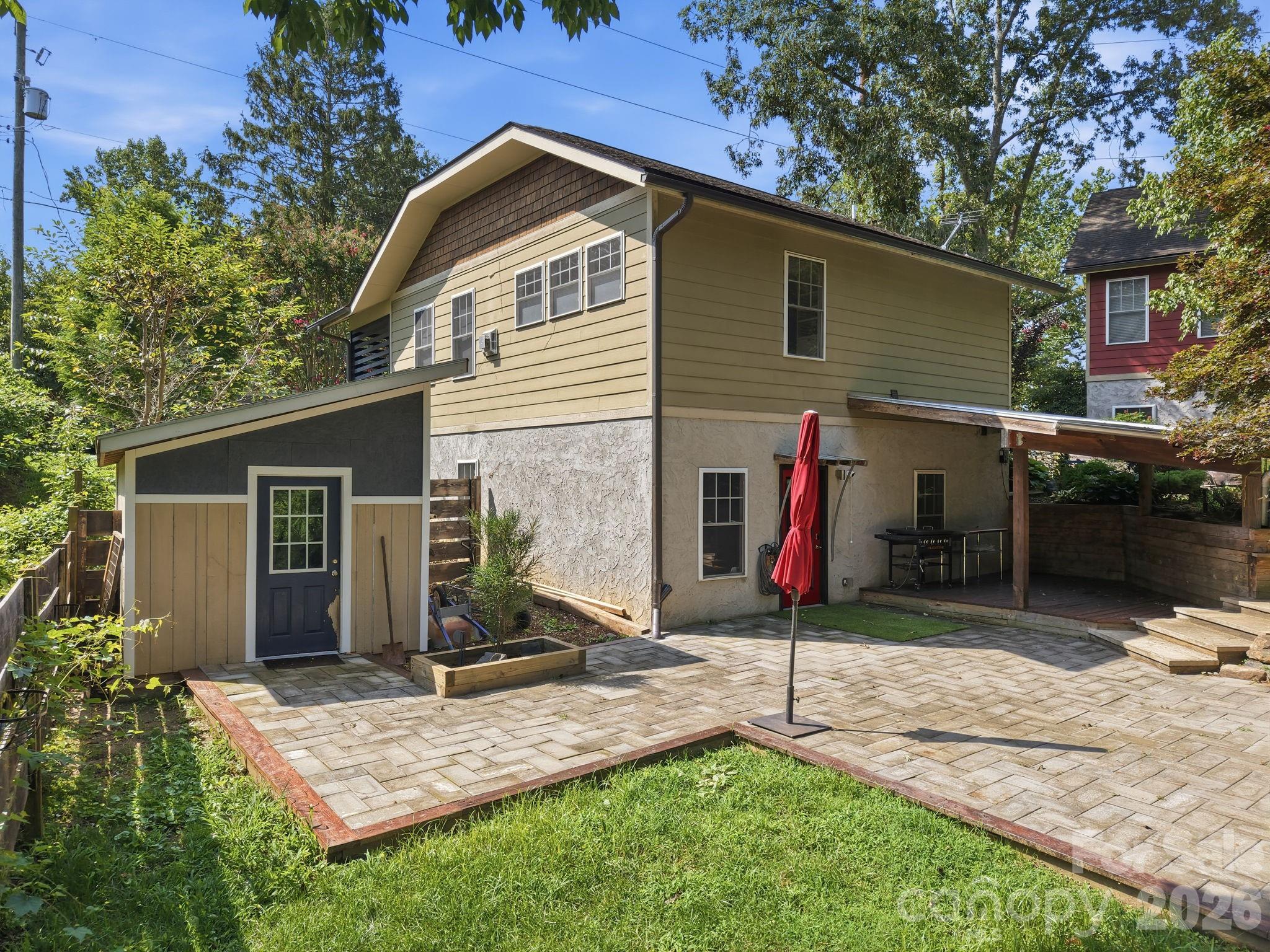 146 Courtland Avenue Property Photo 12