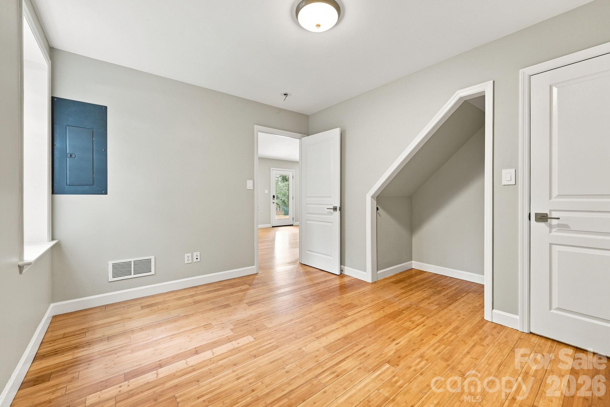 146 Courtland Avenue Property Photo 35