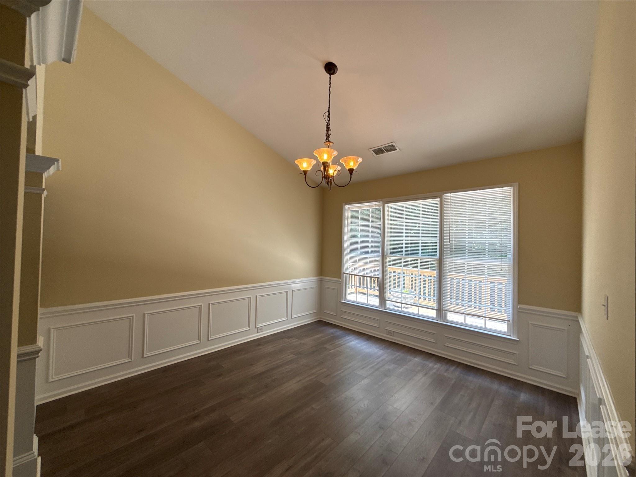 3100 Arklow Road Property Photo 6