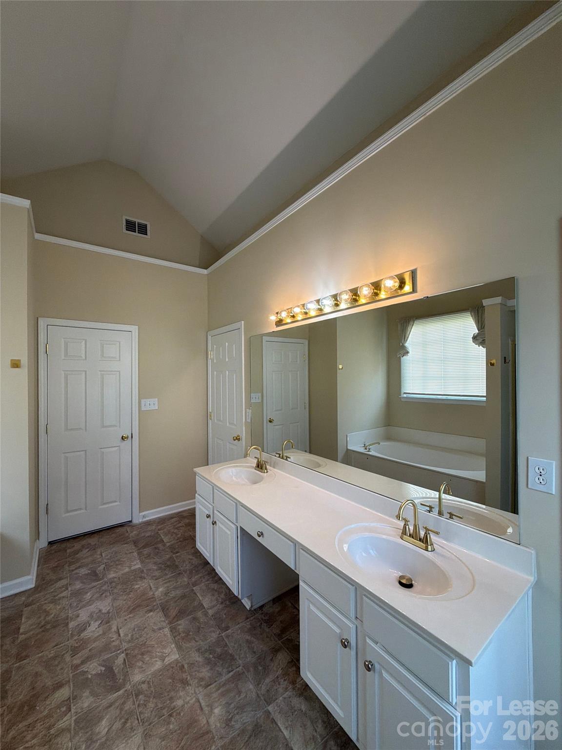 3100 Arklow Road Property Photo 18