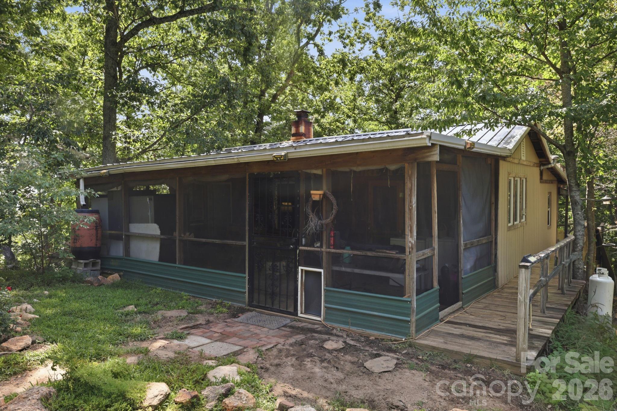 464 Mason Road Property Photo 3