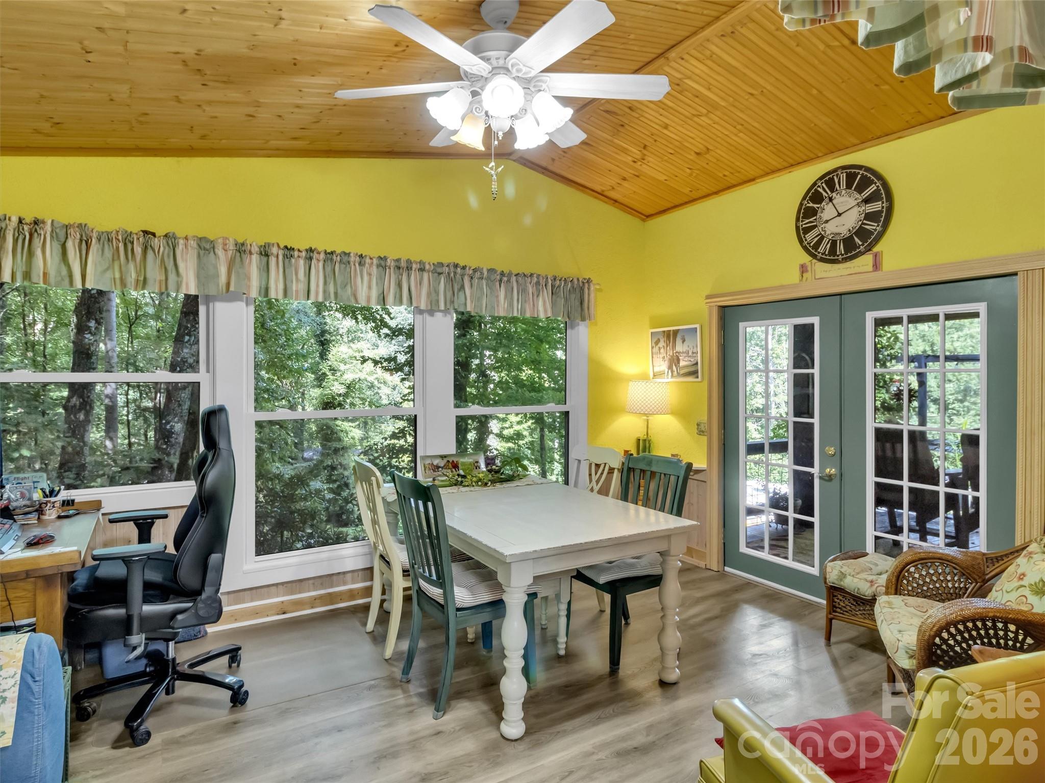 20 Seminole Drive Property Photo 12