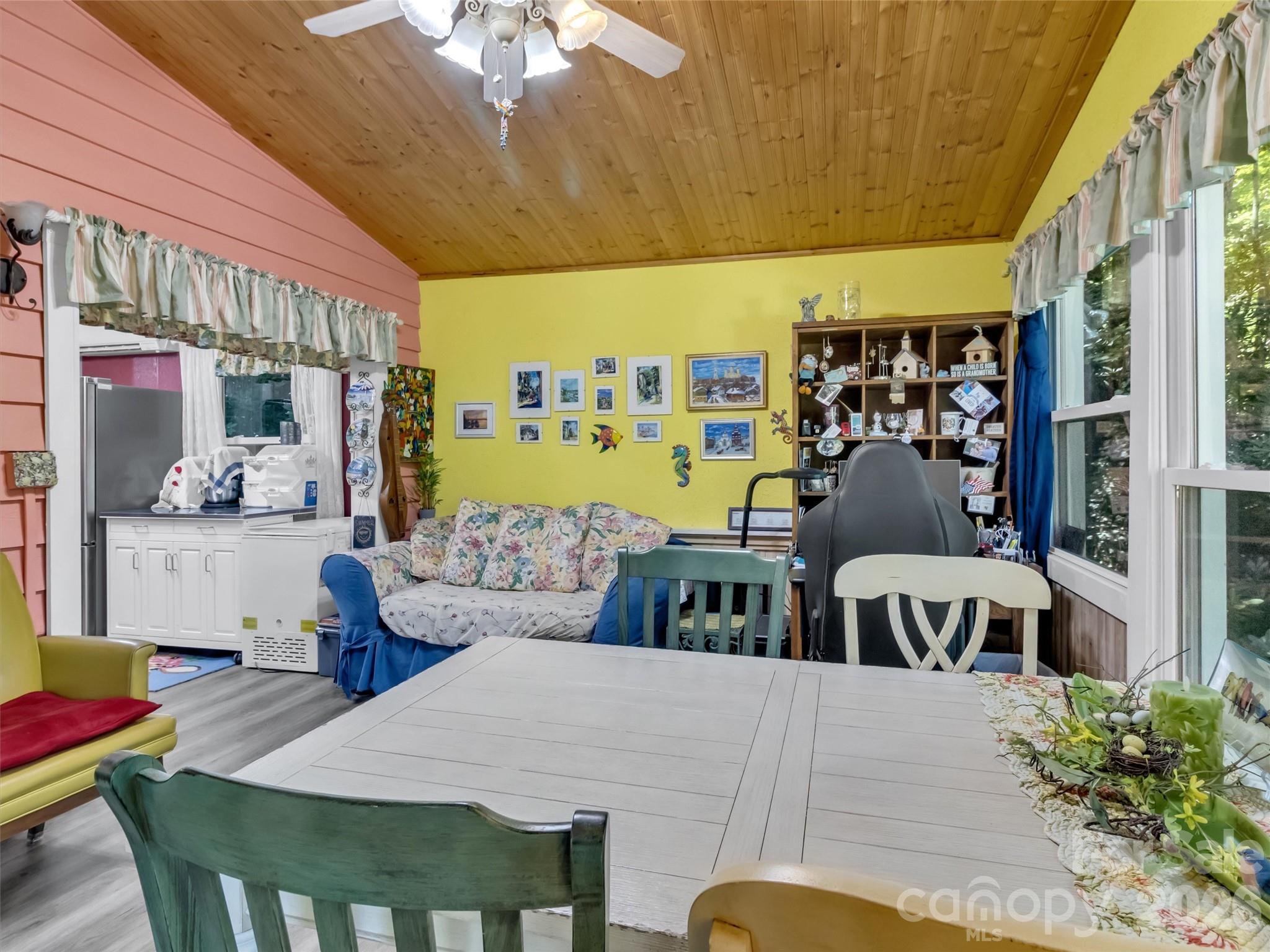 20 Seminole Drive Property Photo 13