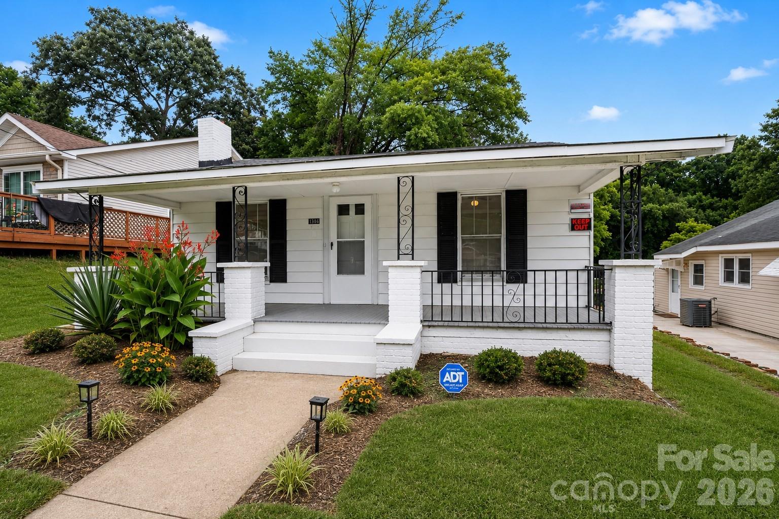 1306 Forrest Street Property Photo 2