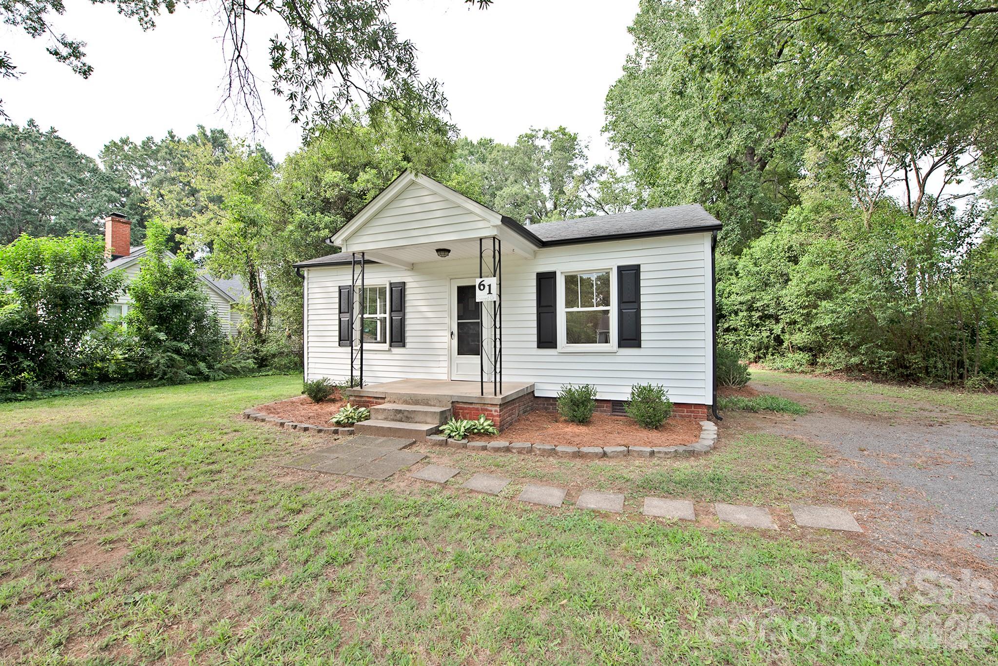 61 Pinecrest Drive Property Photo 3