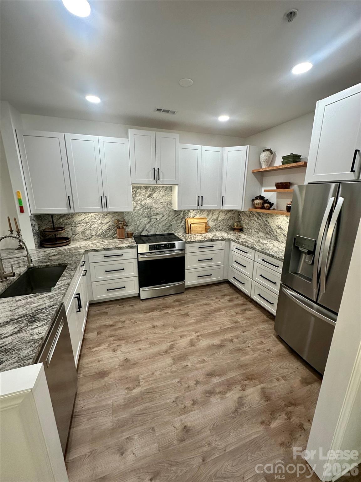 18823 Cloverstone Circle Property Photo 3