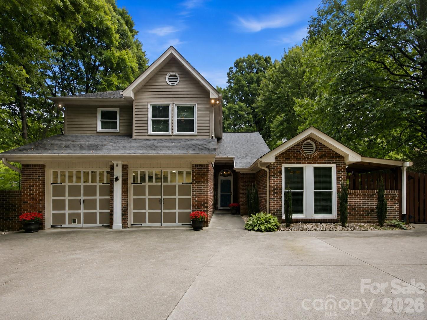 7134 Forest Hills Drive Property Photo 1