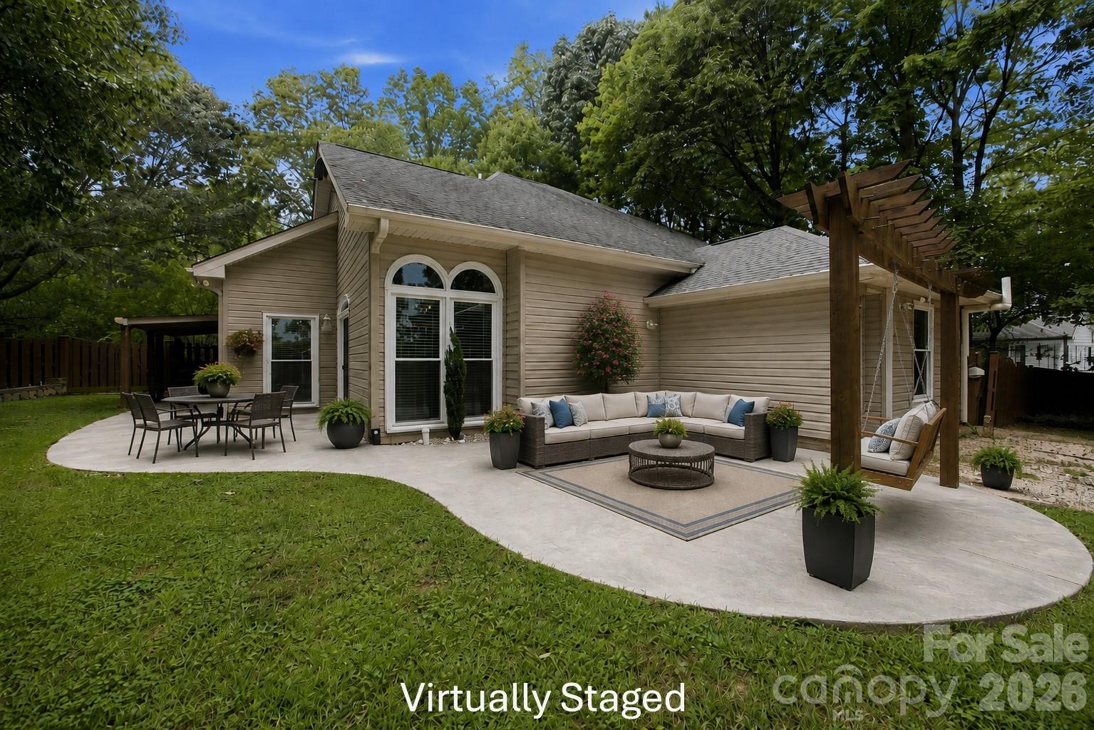 7134 Forest Hills Drive Property Photo 2