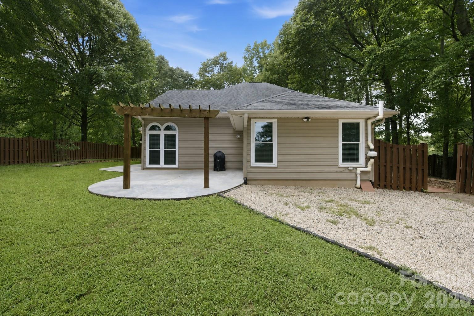 7134 Forest Hills Drive Property Photo 16