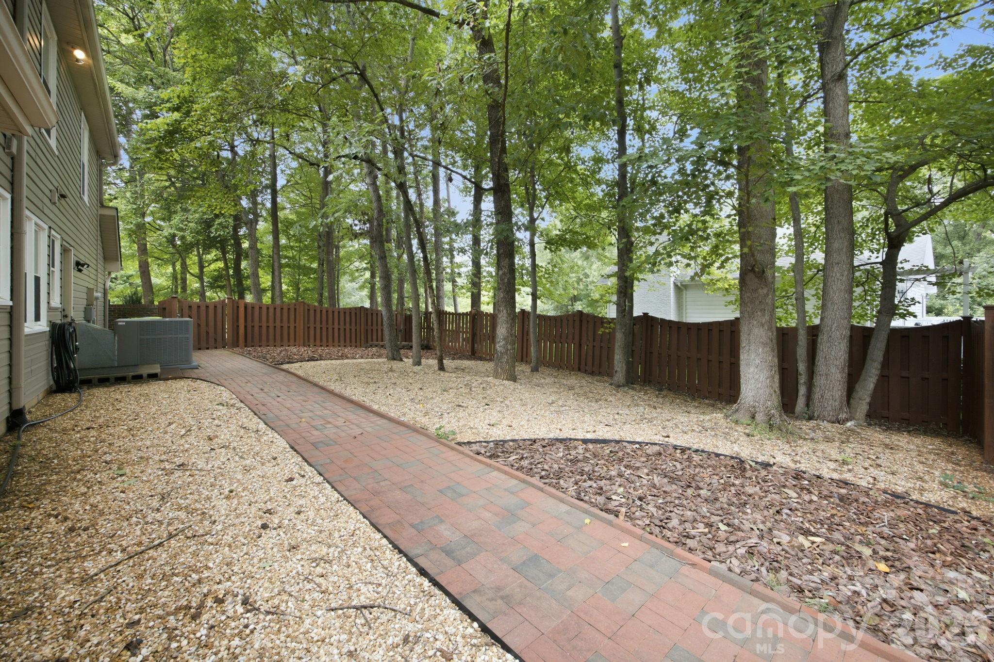 7134 Forest Hills Drive Property Photo 17
