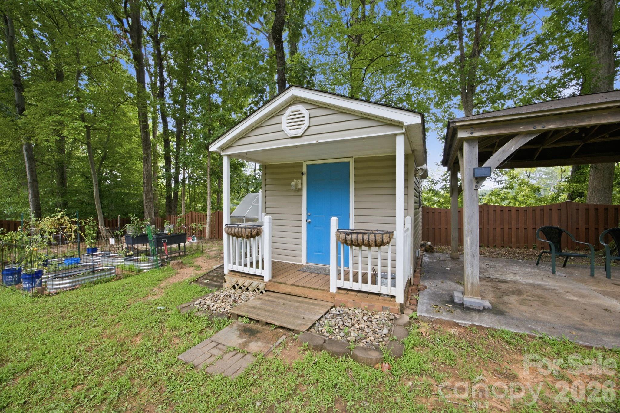 7134 Forest Hills Drive Property Photo 18