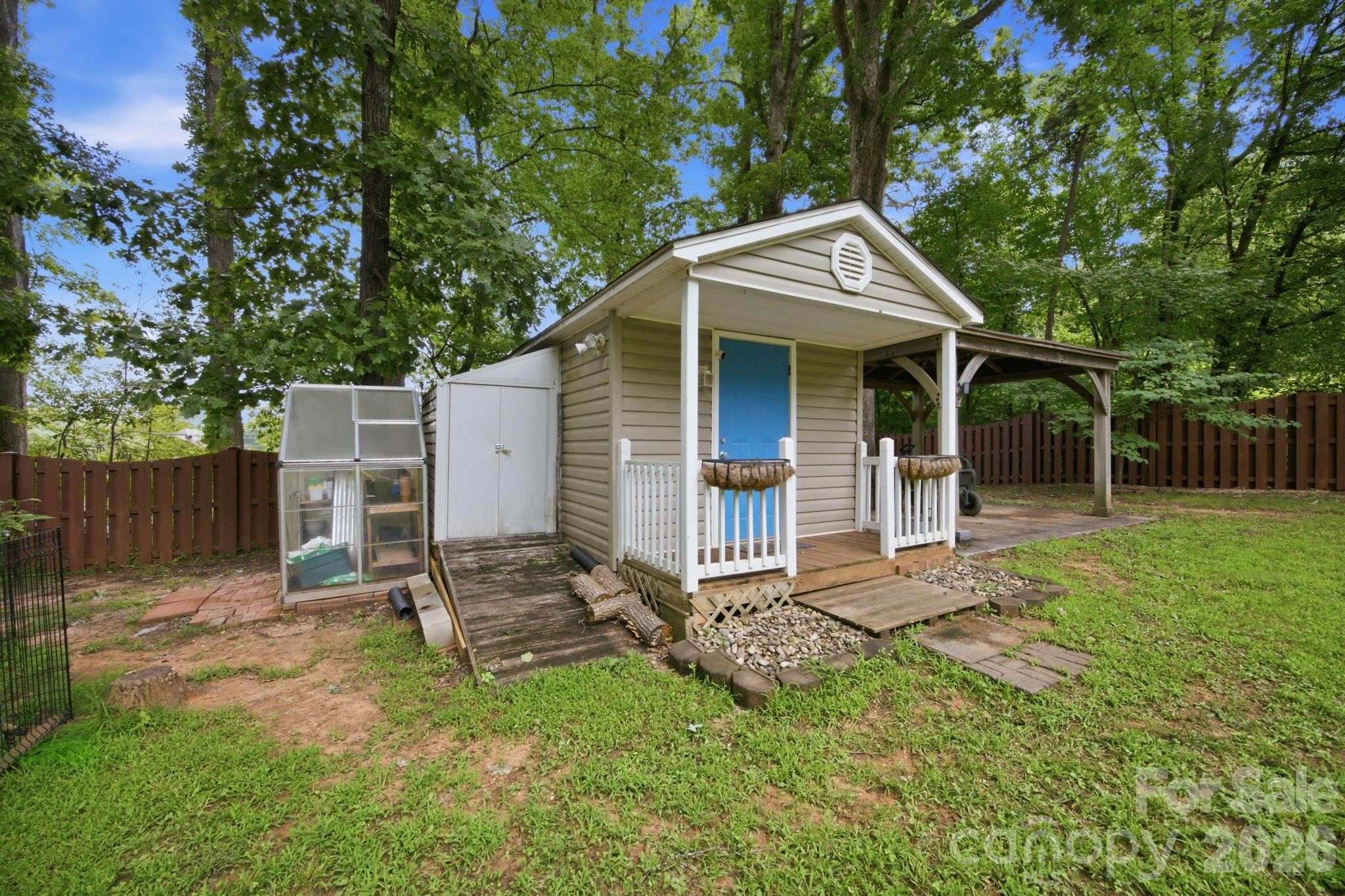 7134 Forest Hills Drive Property Photo 20