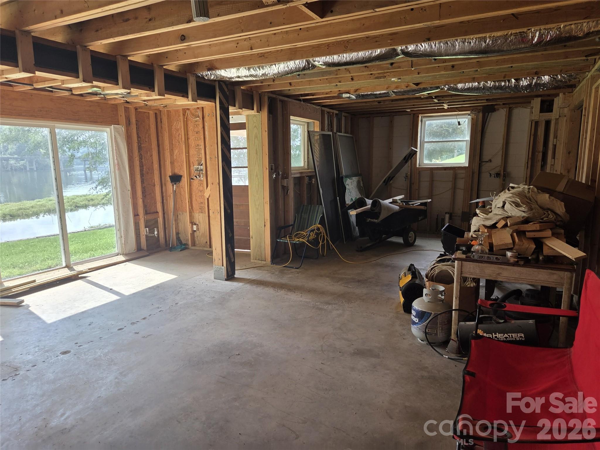 2162 Clyde Road Property Photo 4