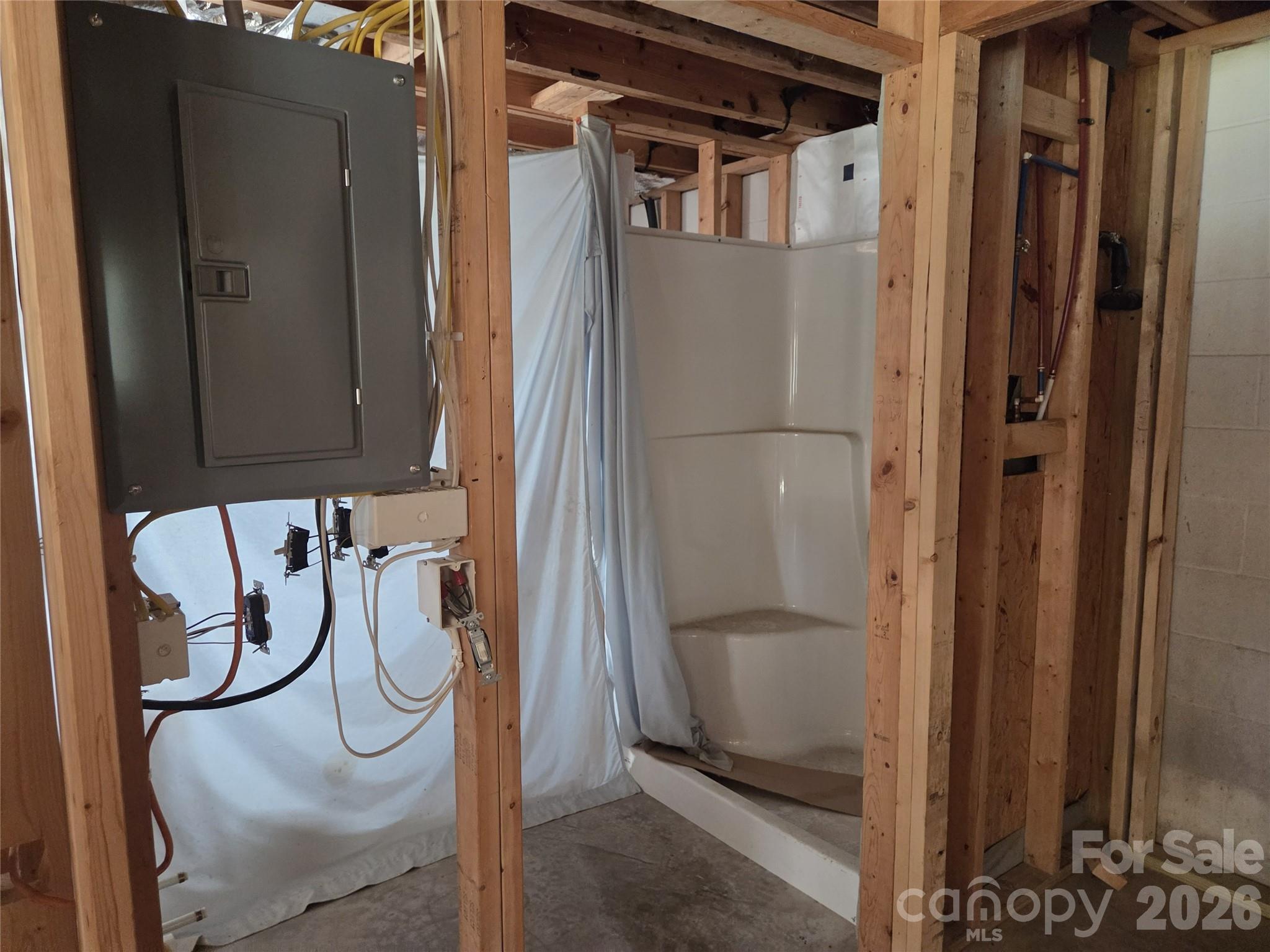 2162 Clyde Road Property Photo 6