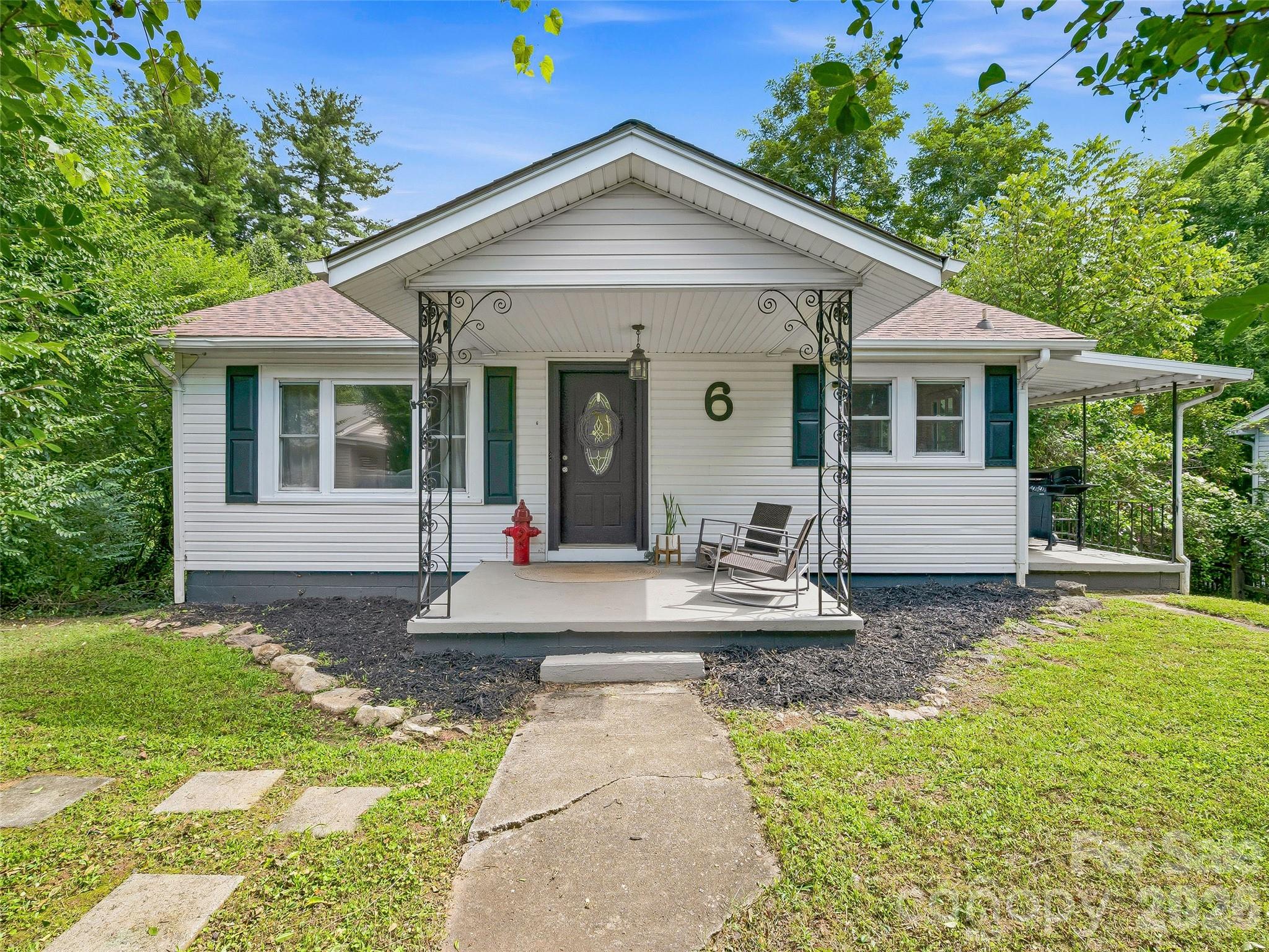 6 Bradford Circle Property Photo 2