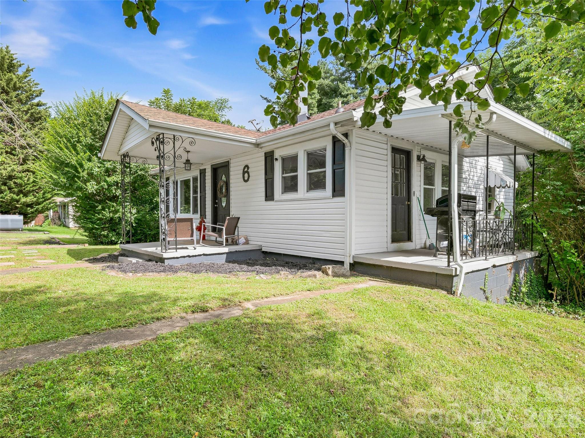6 Bradford Circle Property Photo 3