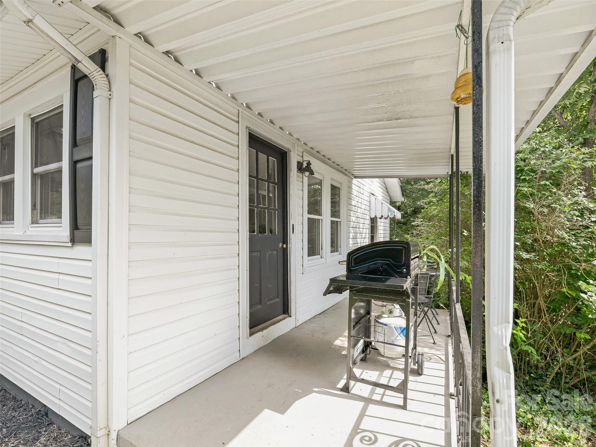 6 Bradford Circle Property Photo 4