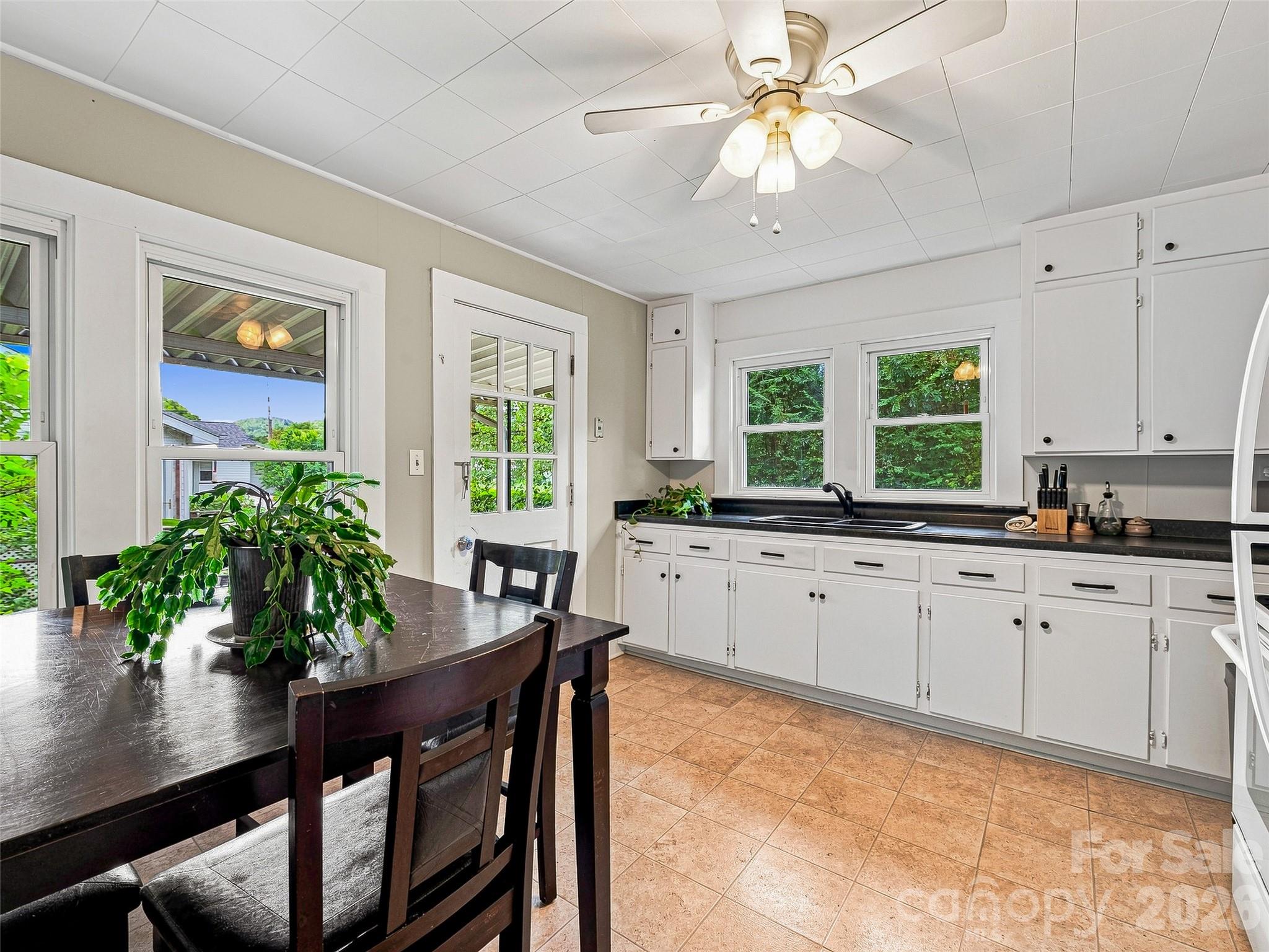 6 Bradford Circle Property Photo 10