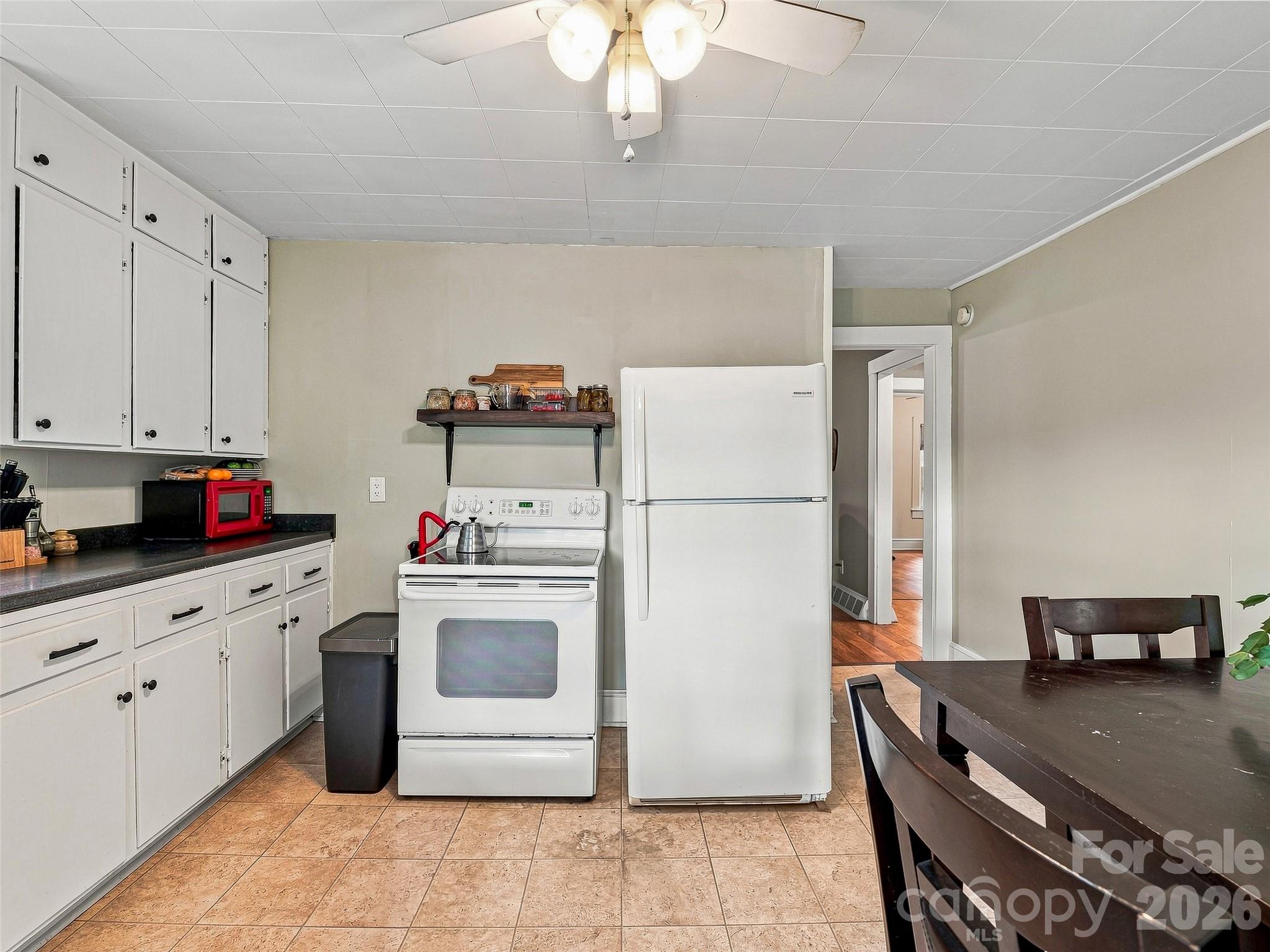6 Bradford Circle Property Photo 11